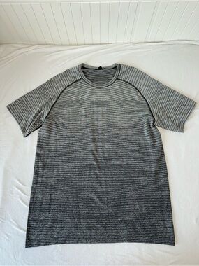 Lululemon Metal Vent Tech Short Sleeve 2.0